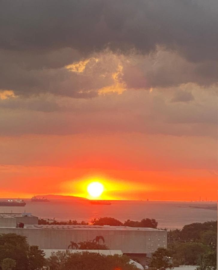 Le 10 The Radiance Manila Bay Aparthotel Pasay Kültér fotó